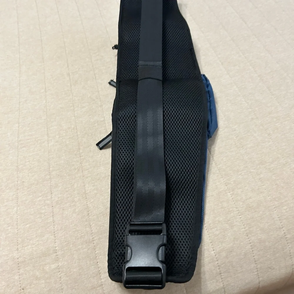 P.L.A.Y. Blue Explorer Pack (Dog Pouch) NWOT Never Used